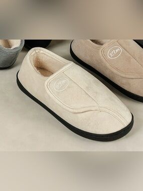 Women’s Slippers Slip On on Winter Mules Clogs. Adjustable closure size 9-10